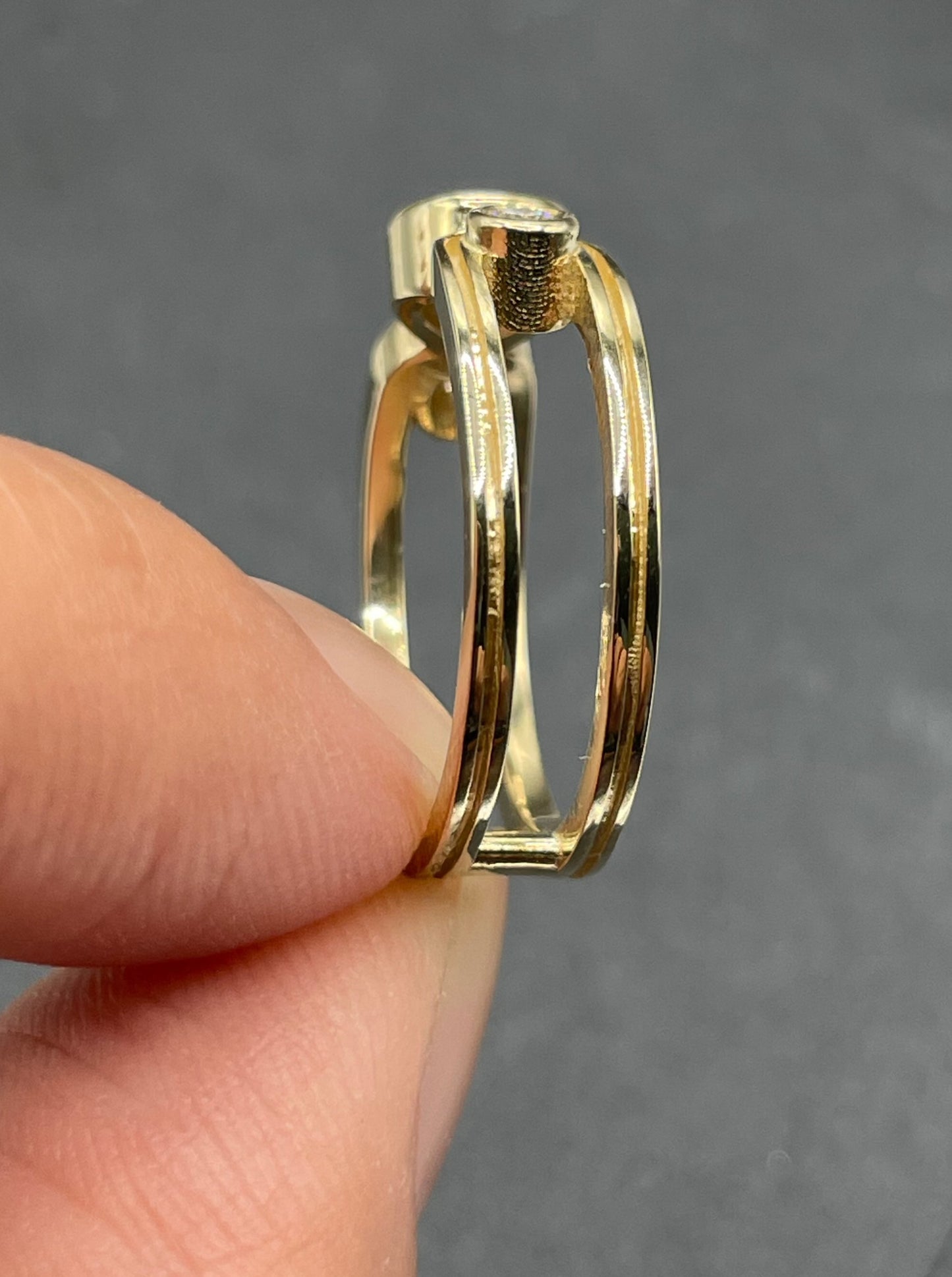 Harper Round Cut Lab Grown Diamond Ring